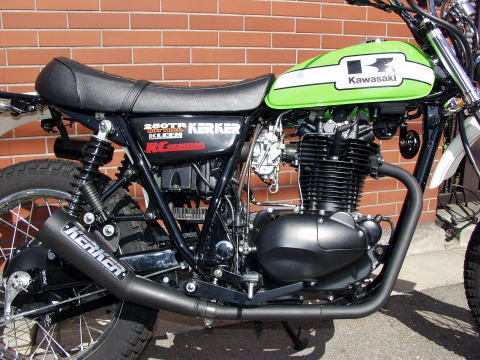 KAWASAKI 250TRpKERKERKz^Cv̉摜ł